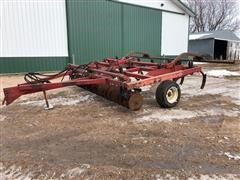 International 6500 Chisel Plow 