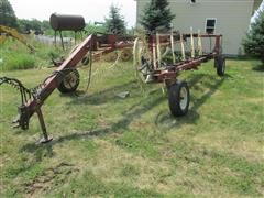 Hesston 3983 Hydraulic 12 Wheel V-Rake 