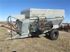 Schwartz 860 Feeder Wagon 