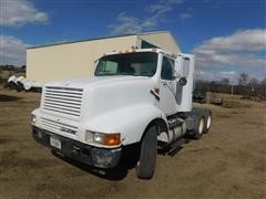 1995 International 8000 Series T/A Tractor Truck 