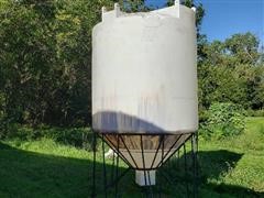 3000-Gal Plastic Cone Bottom Tank W/stand 