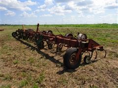 12 Row Cultivator W/Rolling Fenders 