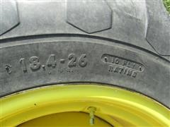 items/68996fa40240e41180be00155de1c209/johndeere400graincart-2