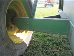 items/68996fa40240e41180be00155de1c209/johndeere400graincart-2