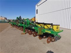 2010 John Deere Stack-Fold 1720 Planter 