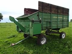 John Deere 112 Chuck/Silage Wagon 