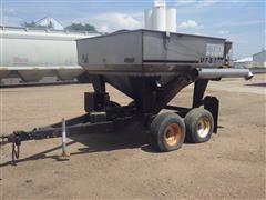Willmar UT57 T/A Dry Fertilizer Cart 