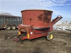 Farmhand F880B Tub Grinder 