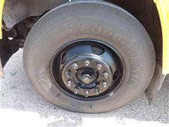 items/6e6c84579216e41180be00155de252ff/car