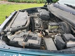 items/6ec0e745422046b792080c9b7509e303/1994dodgeram15004x4pickup-2_4c50b0681bcc48eaa53b580658ffda36.jpg