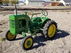 1945 John Deere LA 2WD Tractor W/Cultivator 