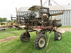 1982 Hagie 8200 Seed Corn Tassle Cutter 