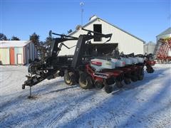 1997 White 6531 Planter 