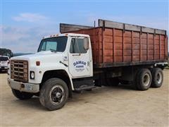 1980 International F1924 T/A Grain Truck 