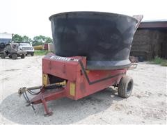 Farmhand F 880 R Tub Grinder 