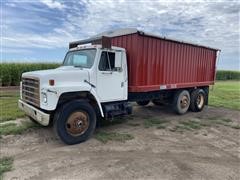 1984 International 1754 T/A Grain Truck 