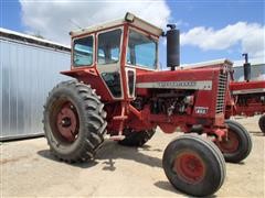 1971 International 856 Tractor 