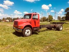 2000 International 4900 Cab & Chassis Truck 