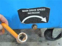 items/78be51268f5be41180bd00155de187a0/accu19400portableblowingsprayinginsulationmachine