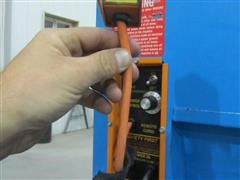 items/78be51268f5be41180bd00155de187a0/accu19400portableblowingsprayinginsulationmachine