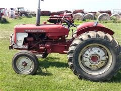 items/795b908cbc18e41180be00155de252ff/1965international424tractor