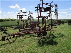 Wil-Rich 35' Field Cultivator 