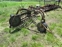 John Deere 640 Rake 