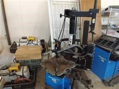 Hofmann Monty 1625 Tire Changer 