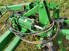 items/7c87b85d3ddf4c2390a00c80efc128ba/johndeere7256r30frontmountcultivator-24.jpg