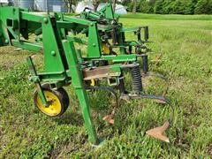 items/7c87b85d3ddf4c2390a00c80efc128ba/johndeere7256r30frontmountcultivator-26.jpg