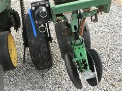 items/7cc52f919706ea11b86200155d70e01b/johndeere70006rowplanterwithliquidfertilizerandpercisioncornmeters-31.jpg