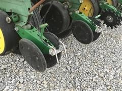 items/7cc52f919706ea11b86200155d70e01b/johndeere70006rowplanterwithliquidfertilizerandpercisioncornmeters-46.jpg