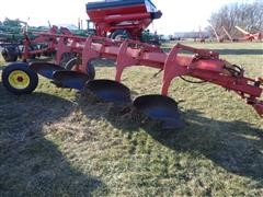 International 720 4 Row Bottom Plow 