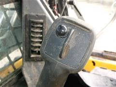 items/7e659d405322e41180be00155de252ff/2011johndeere326dskidsteer