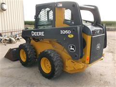 items/7e659d405322e41180be00155de252ff/2011johndeere326dskidsteer