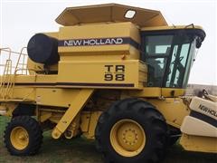 1998 New Holland Tr 98 Combine 