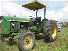 1971 John Deere 820 2WD Tractor 