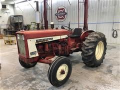 1962 International 606 2WD Tractor 