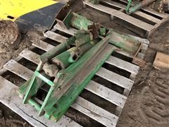 John Deere 150 Hoist 