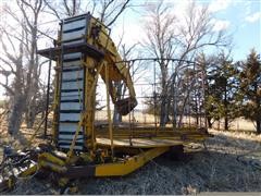 Haybuster Loose Hay Stacker 