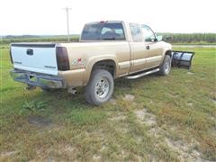 items/877e2d18a837e41180bd00155de1c209/2000chevroletsilveradok2500ls3doorextendedcab4x4pickupwithsnowplow