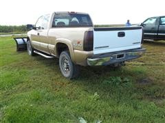 items/877e2d18a837e41180bd00155de1c209/2000chevroletsilveradok2500ls3doorextendedcab4x4pickupwithsnowplow