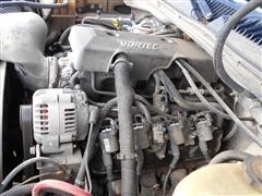 items/877e2d18a837e41180bd00155de1c209/2000chevroletsilveradok2500ls3doorextendedcab4x4pickupwithsnowplow