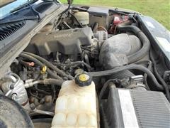 items/877e2d18a837e41180bd00155de1c209/2000chevroletsilveradok2500ls3doorextendedcab4x4pickupwithsnowplow