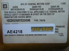 items/877e2d18a837e41180bd00155de1c209/2000chevroletsilveradok2500ls3doorextendedcab4x4pickupwithsnowplow