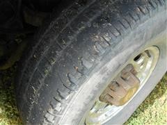 items/877e2d18a837e41180bd00155de1c209/2000chevroletsilveradok2500ls3doorextendedcab4x4pickupwithsnowplow