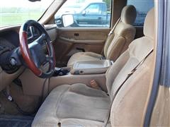 items/877e2d18a837e41180bd00155de1c209/2000chevroletsilveradok2500ls3doorextendedcab4x4pickupwithsnowplow