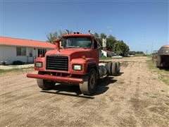 1992 Mack RD690S T/A Cab & Chassis 