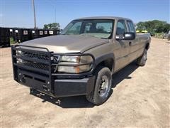 2005 Chevrolet 2500HD 4x4 Extended Cab Pickup 