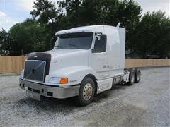 2002 Volvo VN VNL T/A Truck Tractor 